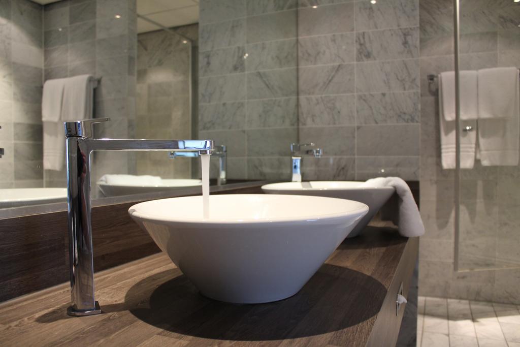 أوس City Hotel المظهر الخارجي الصورة