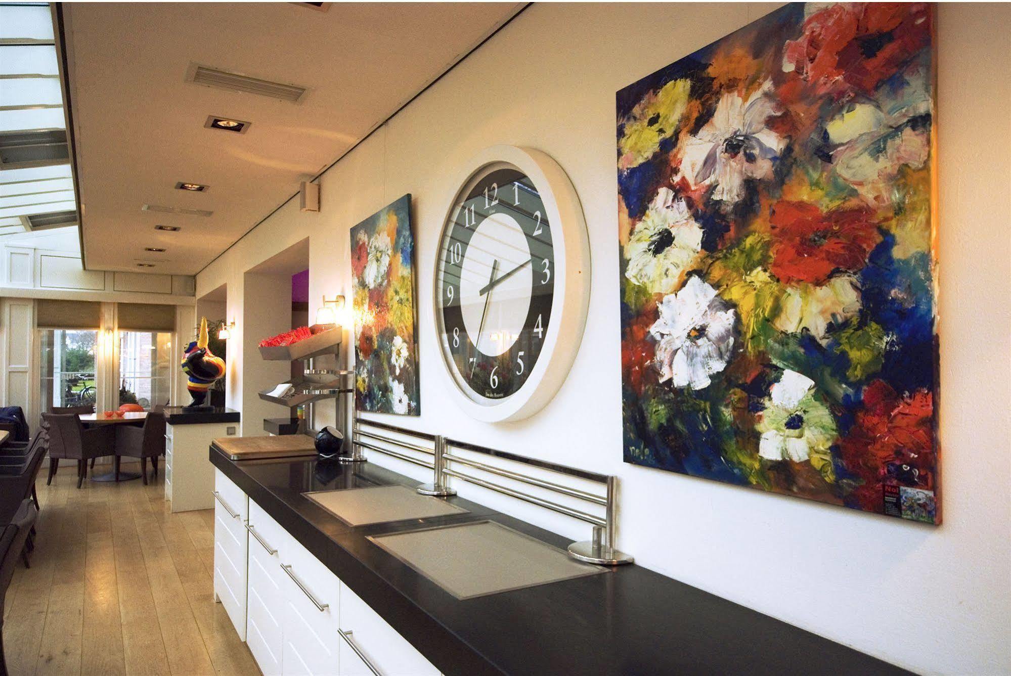 أوس City Hotel المظهر الخارجي الصورة